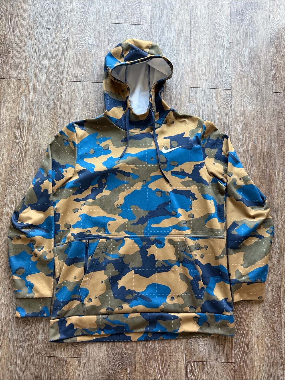 Nike White Therma-Fit Hooded Pullover (Never Worn)